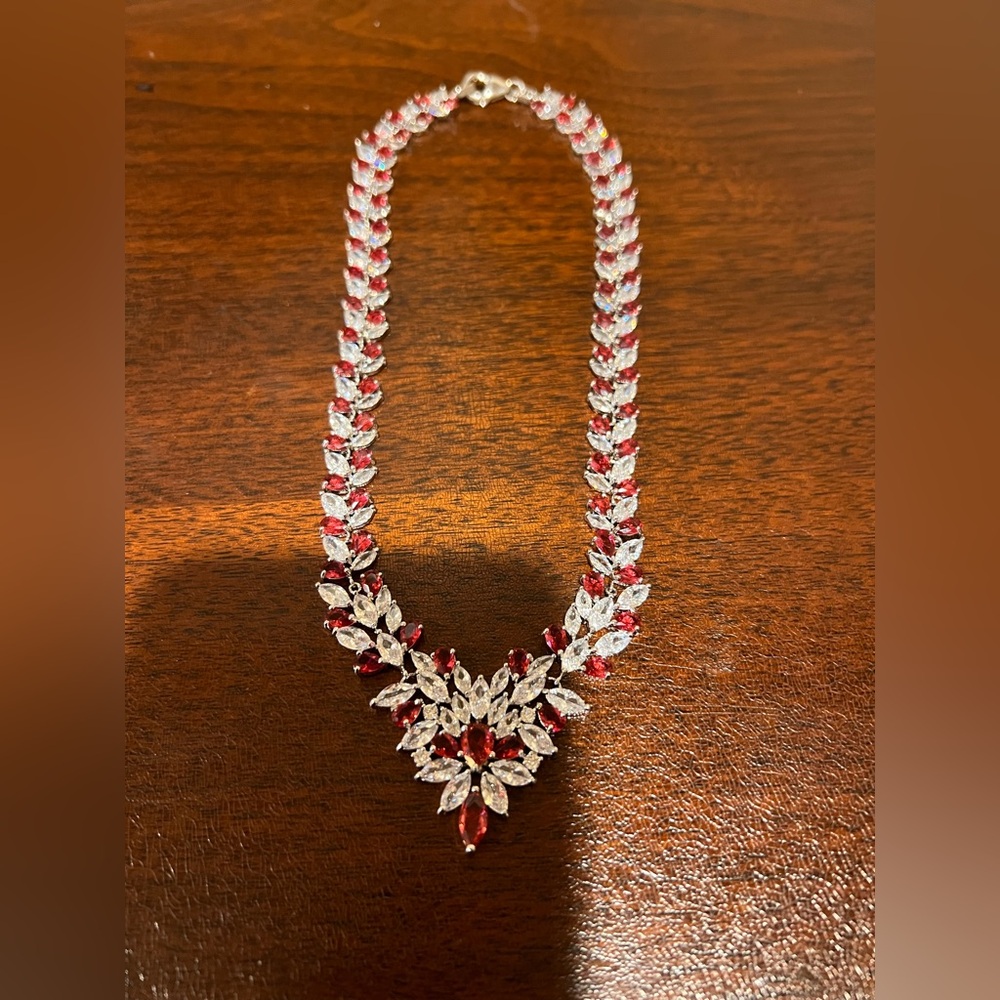 Elegant Red and Silver Necklace Marked 925 clasp - Picture 8 of 16